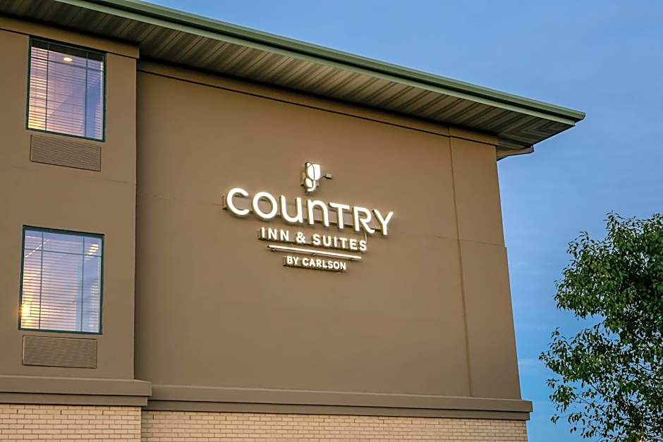 Country Inn & Suites by Radisson, Madison West, WI