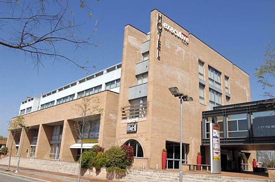 Executive Hotel
