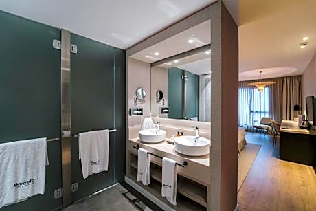 Two Connecting Double Rooms (2 Adults + 2 Child)