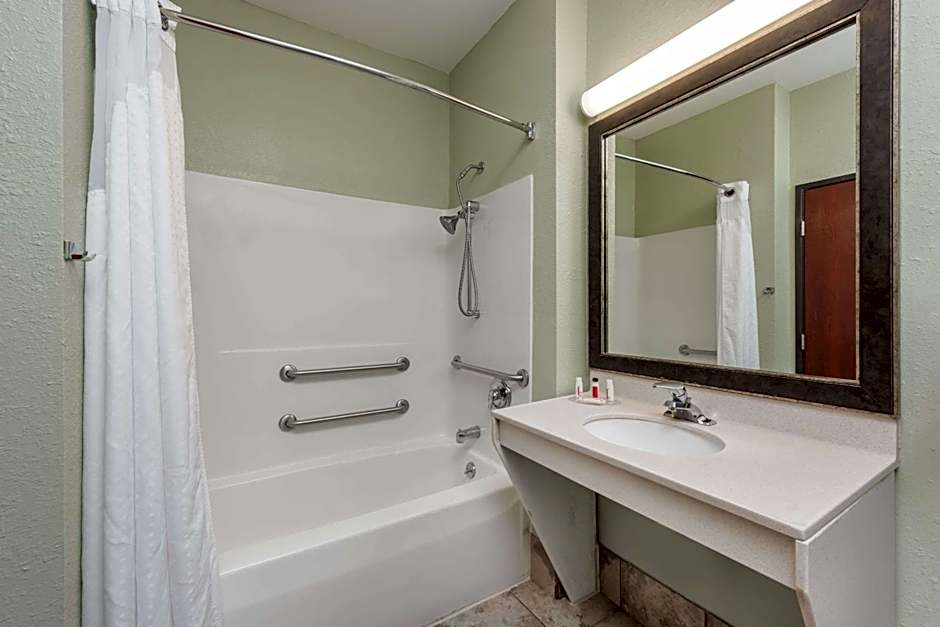 Seasons Inn & Suites Highland