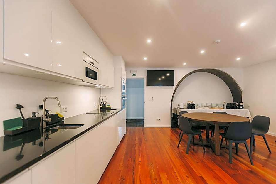 Azores Inn - Family Suites