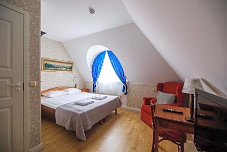 Small Double or Twin Room