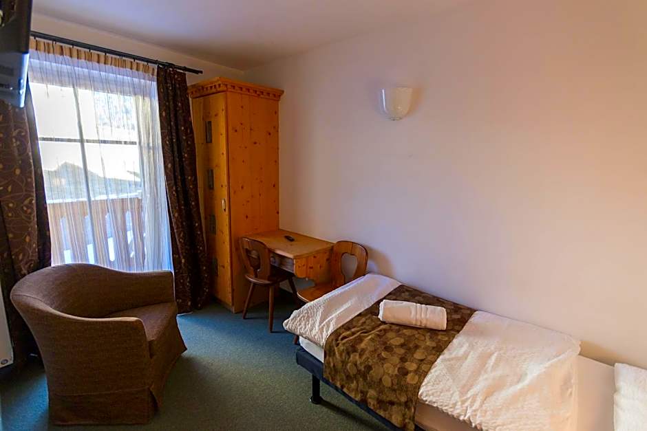 Arnica Mountain Hotel