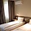 Roots Hotel Old Town