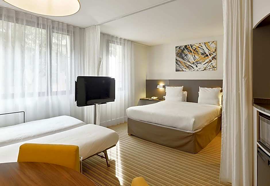 B&B HOTEL Rueil-Malmaison Gare