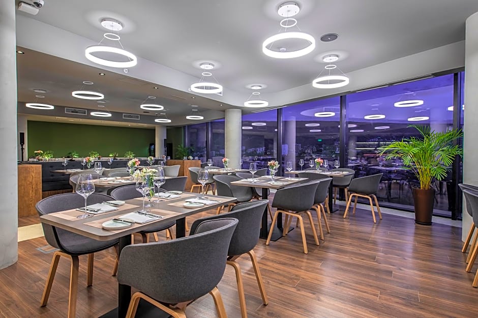 Golden Tulip Design Tbilisi