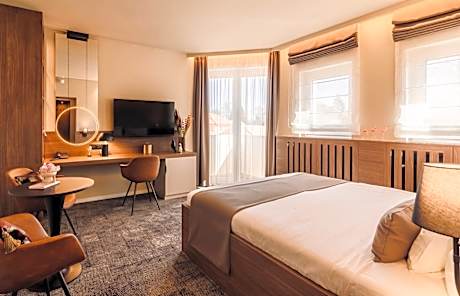 Deluxe Double Room with Double Bed