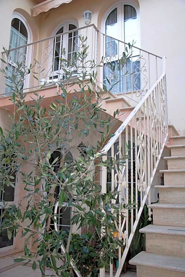Villa Tina Hotel
