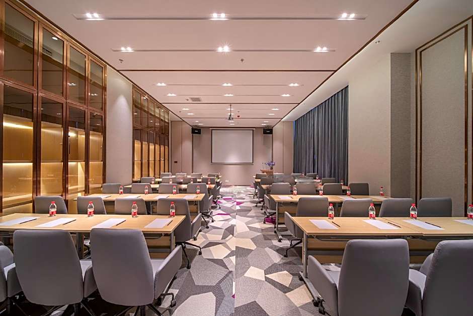 Lavande Hotel Anshan City Center