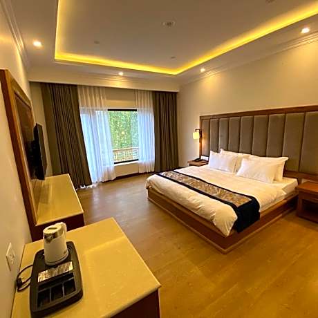 Junior Suite with Balcony