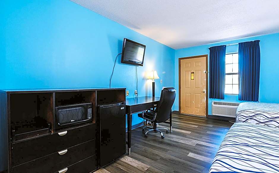 Blue Way Inn & Suites Wellington