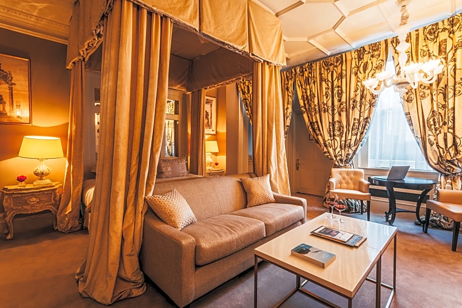 No.11 Cadogan Gardens