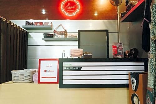 RedDoorz Syariah near Alun Alun Blitar