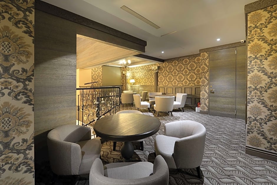 Golden Tulip RS Boutique Hotel