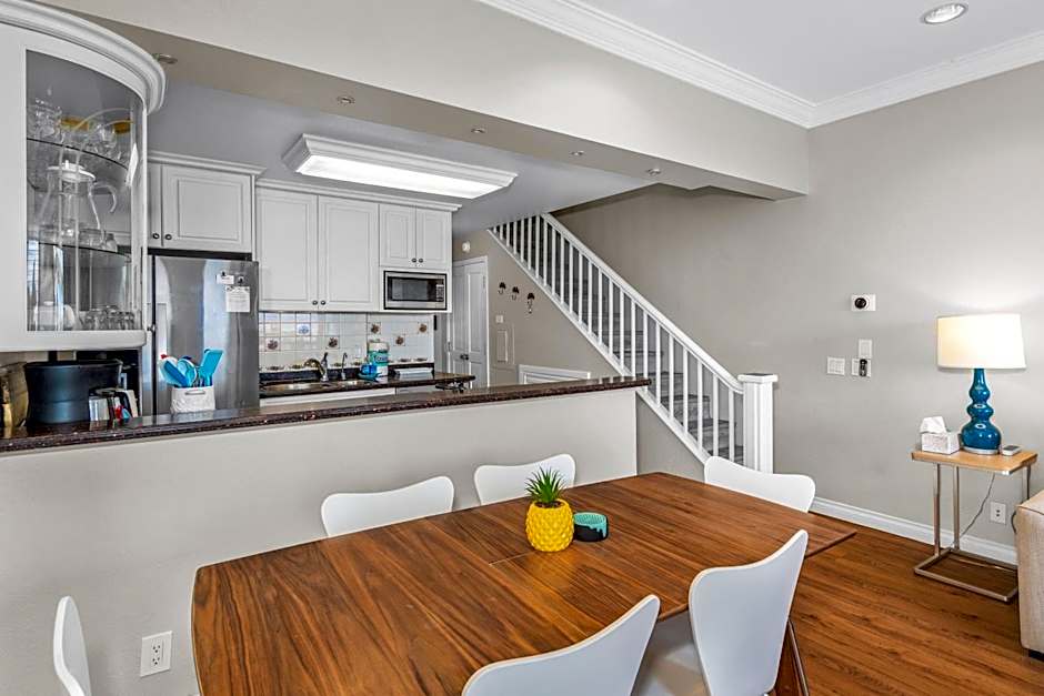 Updated 2bd 2ba Maui Vista Condo with Ocean View