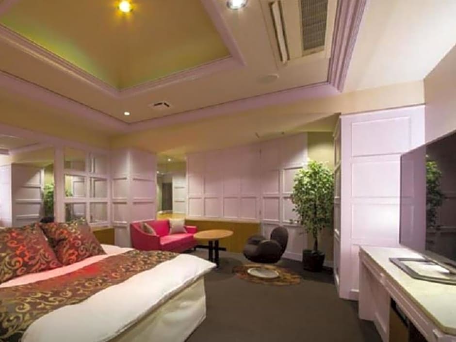 Hotel Beni West