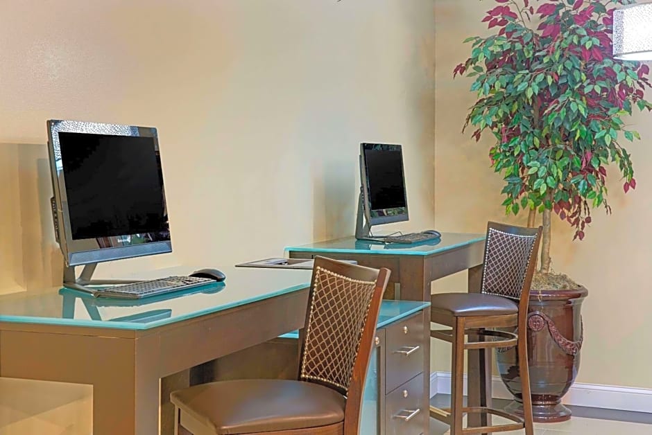 Ramada Plaza Charlotte/s End – Charlotte, NC