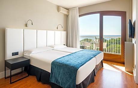 Double or Twin Room with Sea View - High Floor