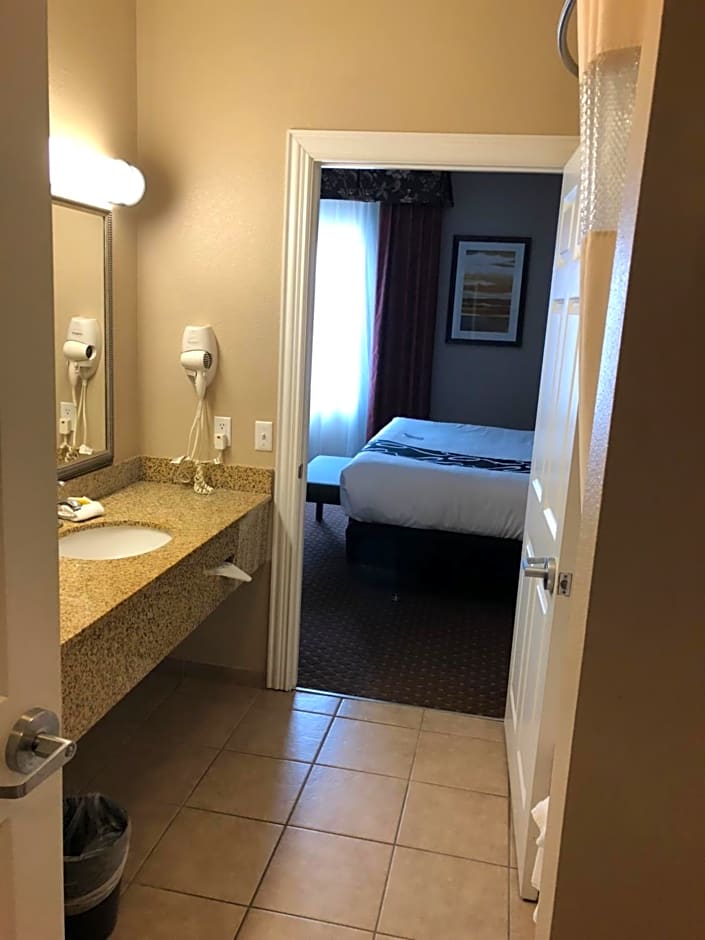 Americas Best Value Inn & Suites Gun Barrel City