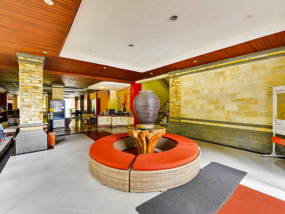 Super OYO Townhouse Oak Maxi Hotel Legian
