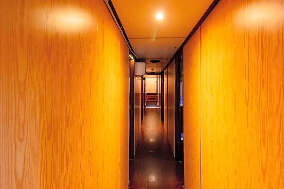 Intersail Hostel - Avontuur