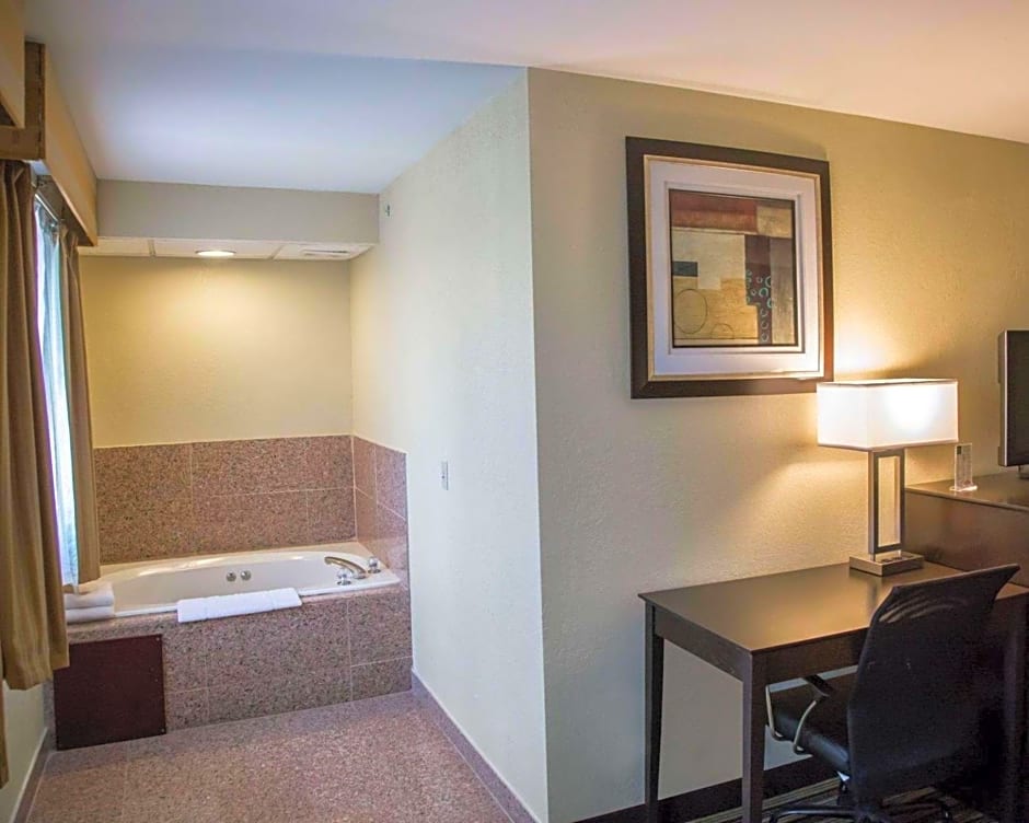 Quality Inn & Suites Loves Park near Rockford