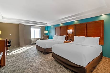 1 King Bed, 2 Double Beds, Suite, Nonsmoking