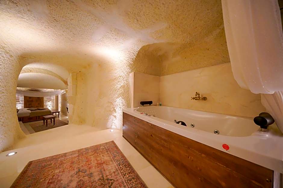Fairyland Cave Hotel