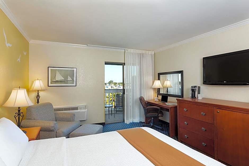 The Marina Inn on San Francisco Bay