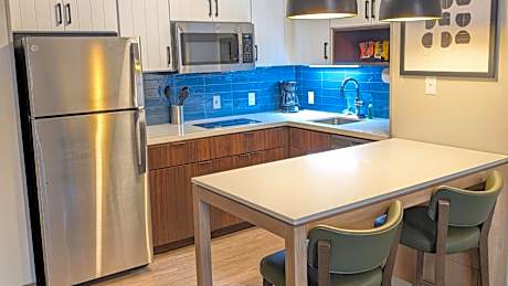 Two-Bedroom King Suite - Non-Smoking