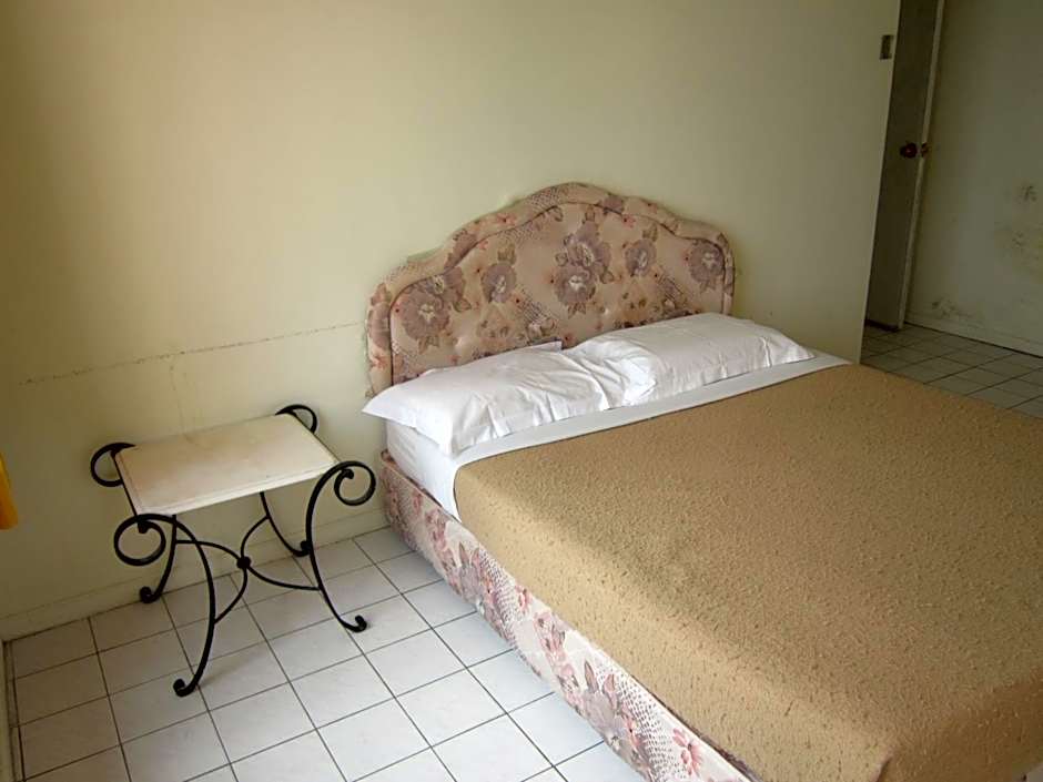 Paradise Lagoon Apartment