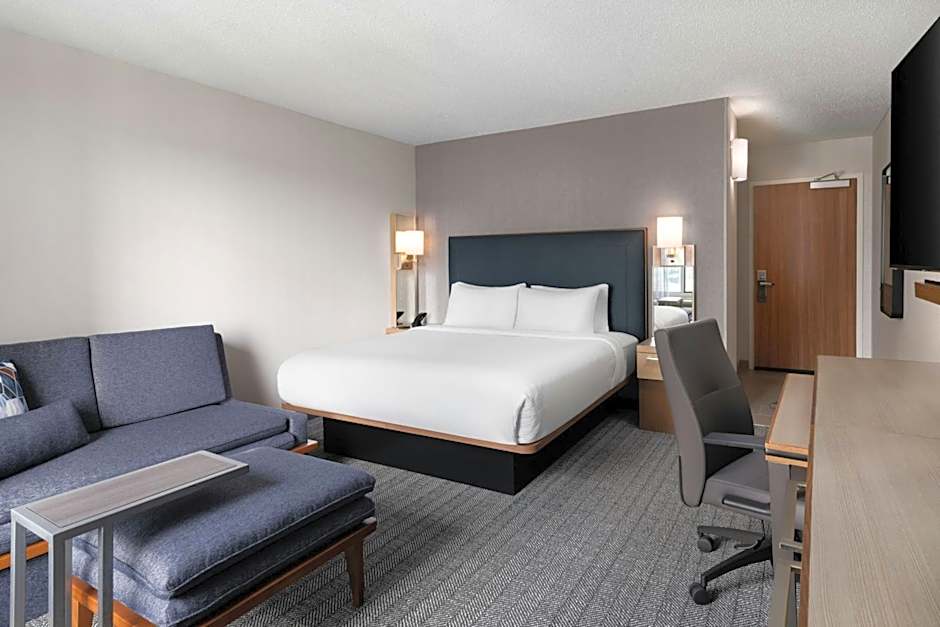 Courtyard by Marriott Charlotte City Center