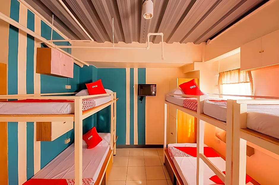 OYO 809 Crowne One Condo