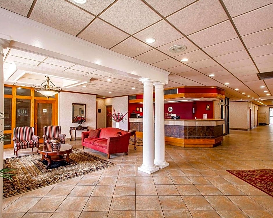 Clarion Inn & Suites Dothan South