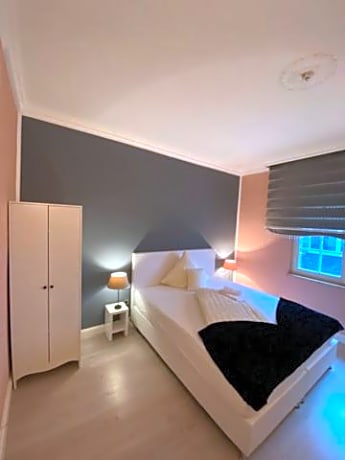 Double Room with Shared Bathroom - Annex