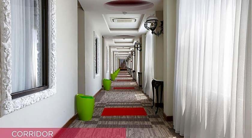 Ramada Suites By Wyndham Solo