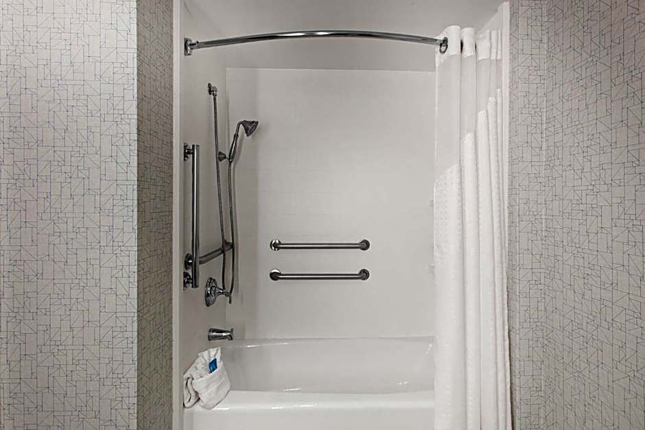 Holiday Inn Express Oakland Airport By IHG
