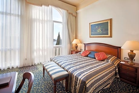 Special Offer - Superior Double Room with Balcony and Sea View Free Airport Transfer Included