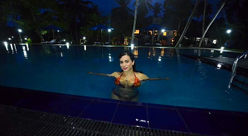 Oreeka Hotels (Katunayake Airport Hotel)