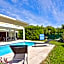 Family house with swimming pool & sea view