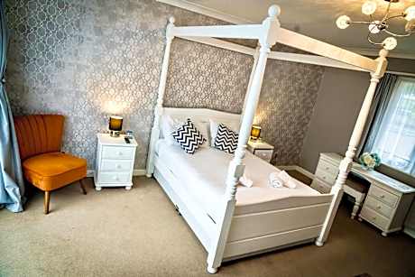 Deluxe Double Room with Shower