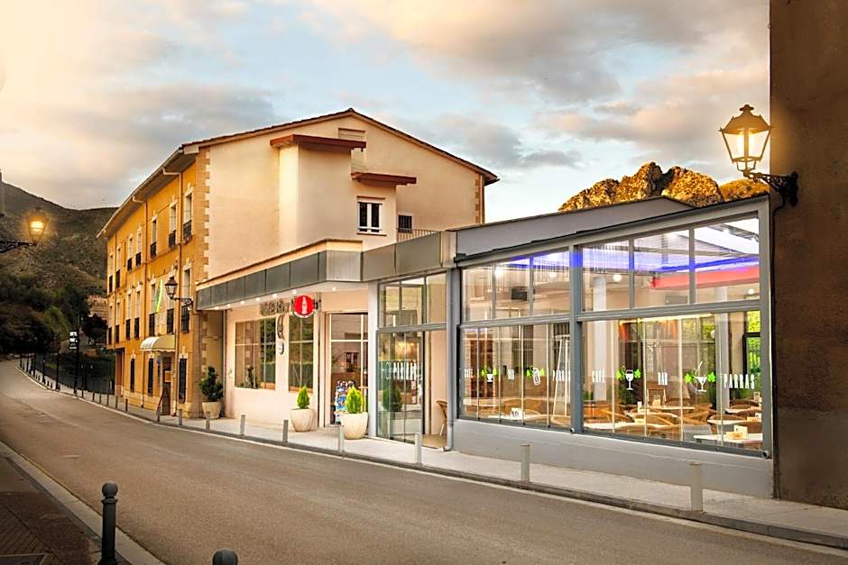 Photo 1 of 41 of Hotel Parras Arnedillo
