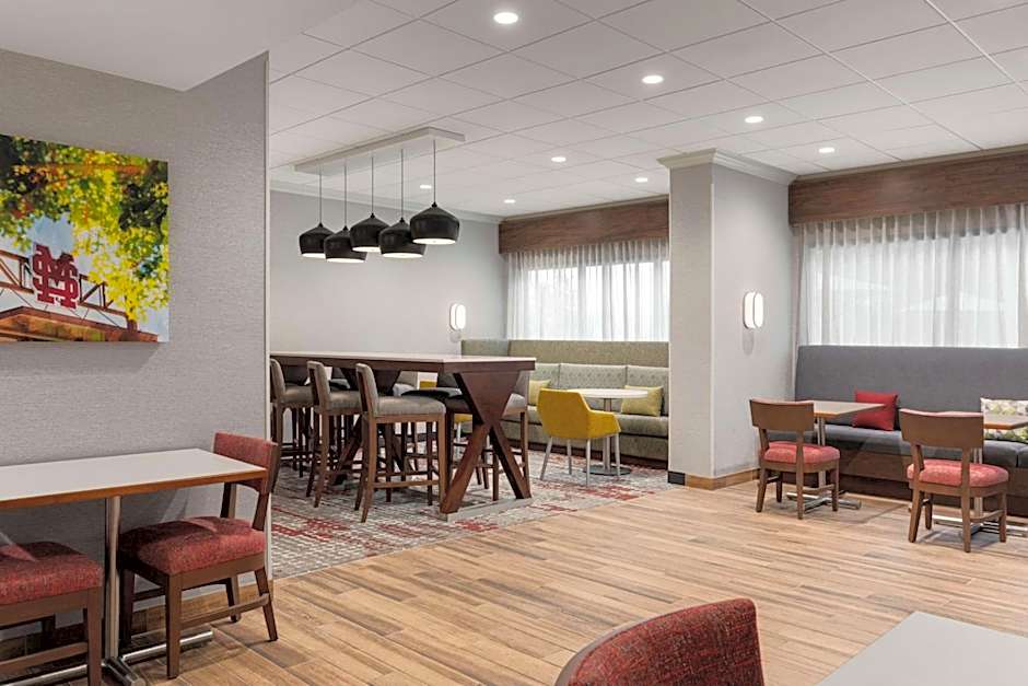 Hampton Inn By Hilton Starkville