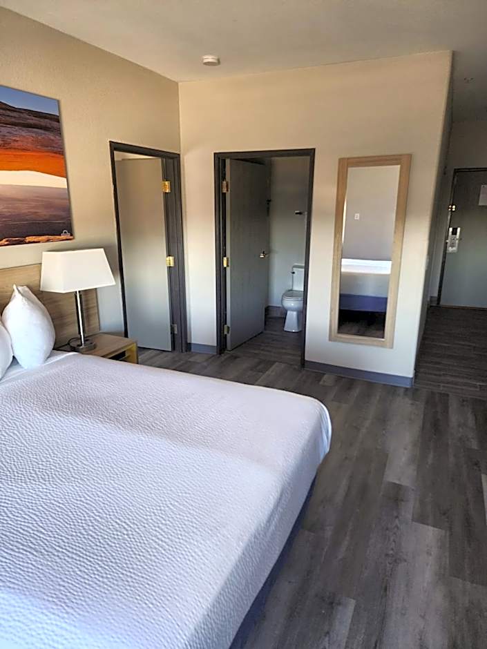 Days Inn & Suites by Wyndham Tucson/Marana