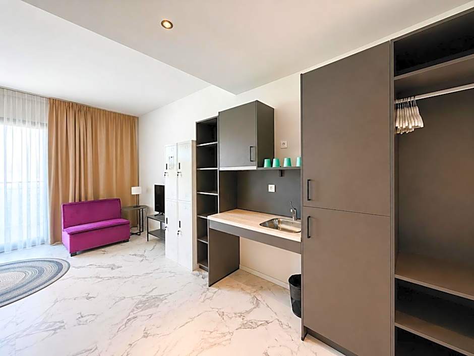 Student Experience Madrid Pozuelo - Luxury Hostel