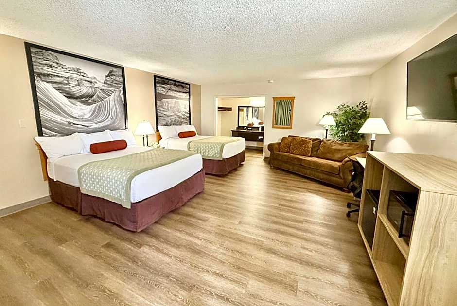 Super 8 by Wyndham Salina/Scenic Hills Area