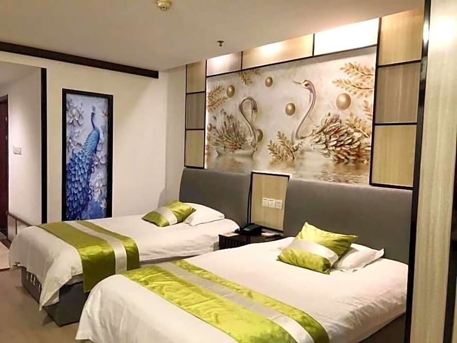 GreenTree Inn Taicang Baolong Square Hotel