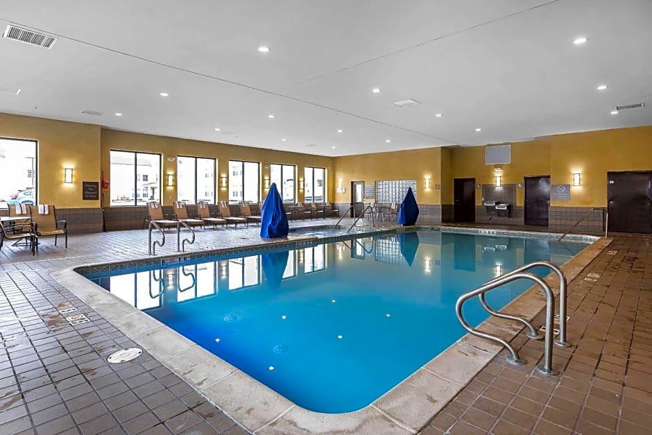 Comfort Inn & Suites Allen Park - Dearborn