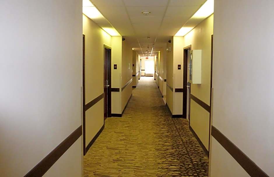 Red Roof PLUS+ & Suites Chattanooga - Downtown