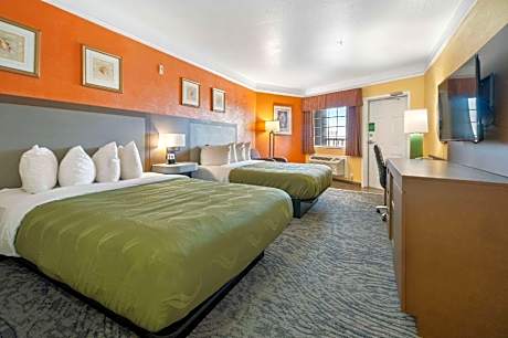 2 Queen Beds, Nonsmoking, Accessible